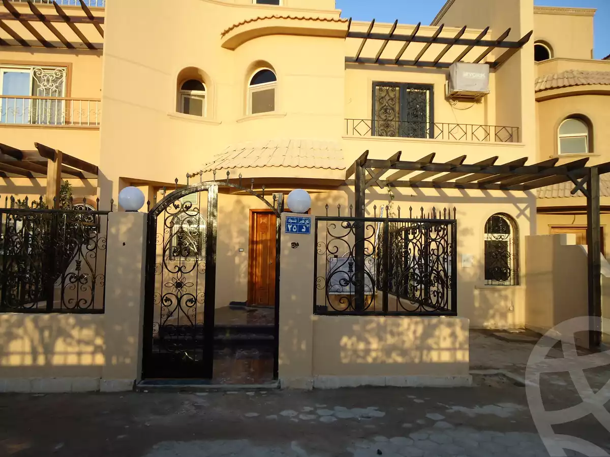 https://aqarmap.com.eg/en/listing/2576759-for-sale-cairo-6th-of-october-compounds-first-heights