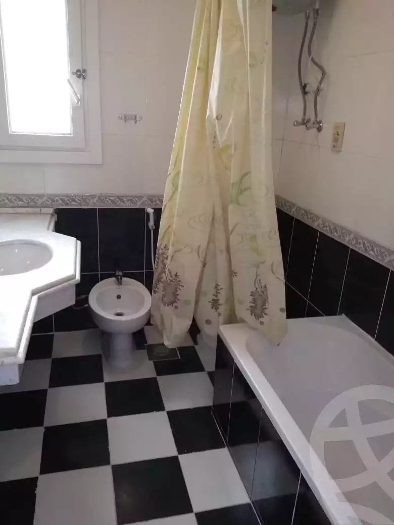 https://aqarmap.com.eg/ar/listing/2647564-for-rent-villa-cairo-6th-of-october