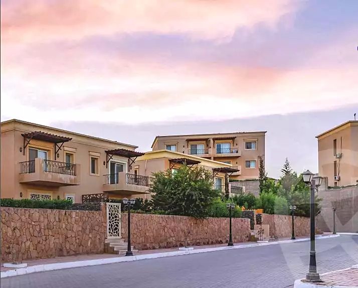 https://aqarmap.com.eg/ar/listing/6861696-for-sale-ain-elsokhna-resorts-hyfyn-bytsh-grb-lkhlyj-lltnmy-l-mrny