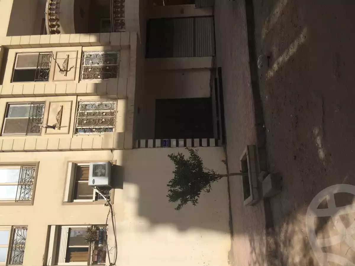 https://aqarmap.com.eg/en/listing/2841466-for-sale-cairo-heliopolis-cairo-heliopolis-heliopolis-square-ahmed-farid-st