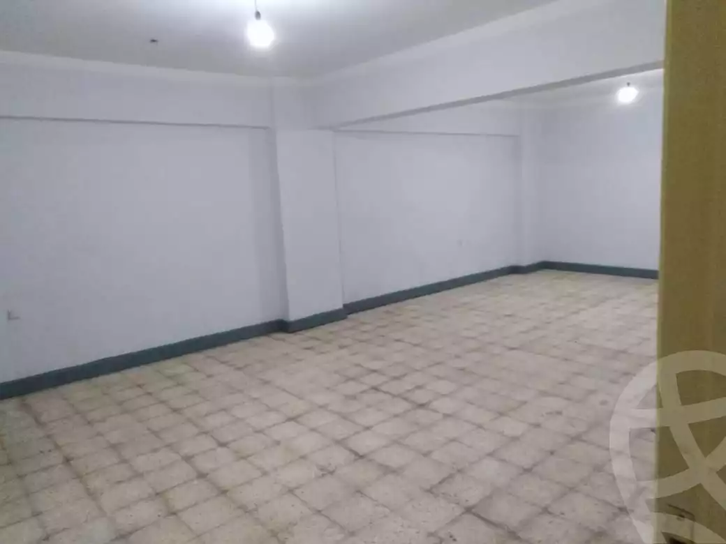 https://aqarmap.com.eg/ar/listing/3139611-for-rent-asyut-asyut-city-el-sadat-st
