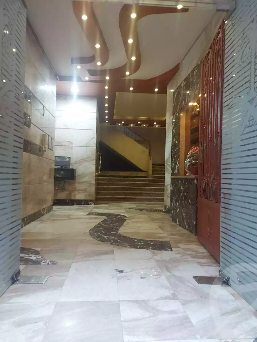 https://aqarmap.com.eg/ar/listing/3611260-for-sale-cairo-shoubra-lkhlfwy-dolenat-st