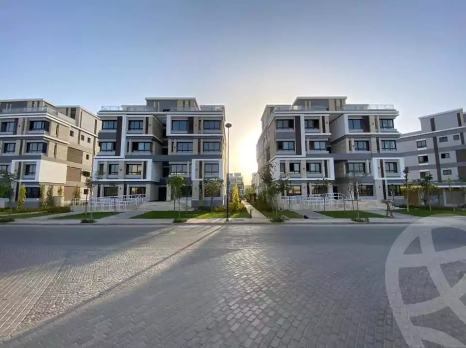 https://aqarmap.com.eg/ar/listing/4170912-for-sale-cairo-el-sheikh-zayed-city-compounds-in-sheikh-zayed-beverly-hills