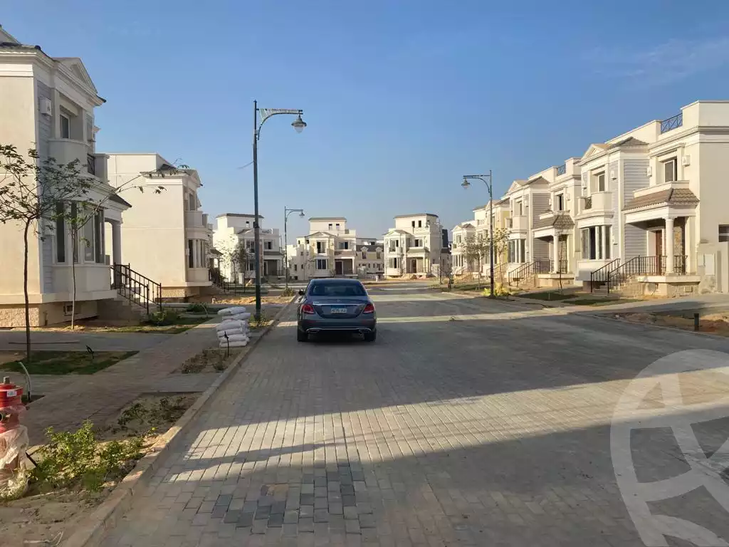 https://aqarmap.com.eg/en/listing/4325673-for-sale-cairo-6th-of-october-compound-mountain-view-chillout-park