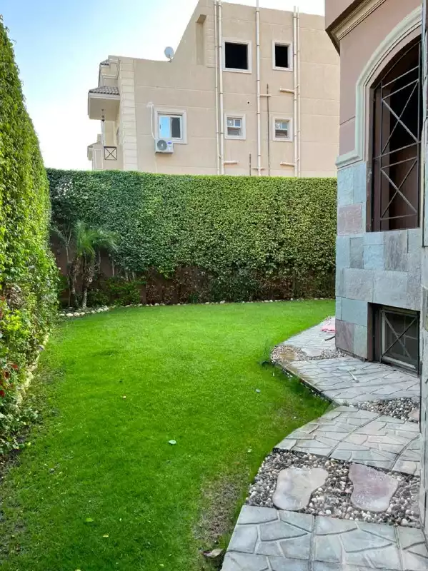 https://aqarmap.com.eg/ar/listing/3836399-for-sale-cairo-el-sheikh-zayed-city-hay-el-yassmin