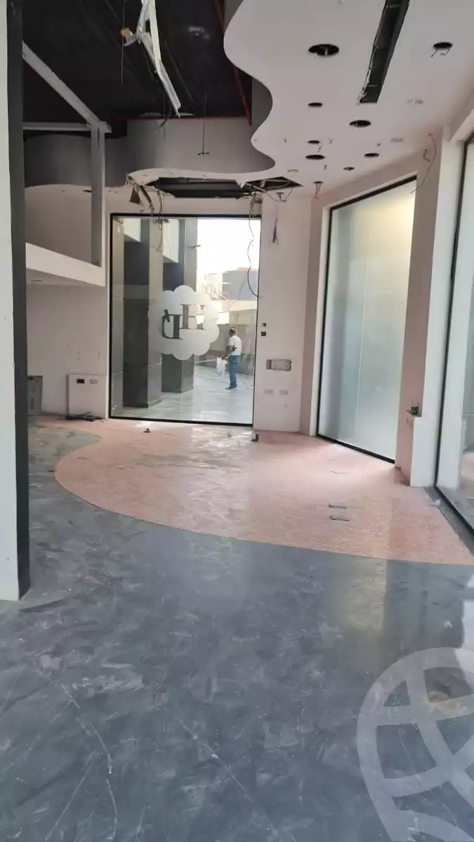 https://aqarmap.com.eg/ar/listing/3530554-for-rent-cairo-new-cairo-ltjm-lkhms-90th-street-90th:-between-mountain-view-roundabout-and-auc