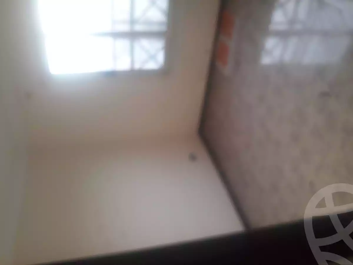 https://aqarmap.com.eg/ar/listing/3934492-for-sale-alexandria-moharram-bey-kanal-al-mahmoudeya-al-bahri-st