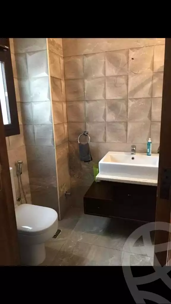 https://aqarmap.com.eg/ar/listing/3608852-for-sale-cairo-el-sheikh-zayed-city-compounds-in-sheikh-zayed-casa