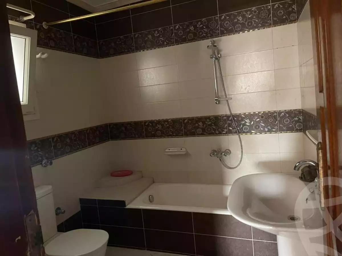 https://aqarmap.com.eg/ar/listing/4018885-for-sale-cairo-heliopolis-el-orouba-h-syt
