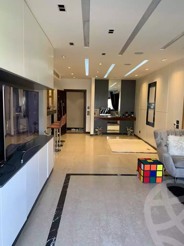 https://aqarmap.com.eg/ar/listing/3680054-for-rent-cairo-el-sheikh-zayed-city-compounds-kmbwnd-wyst-twn-swdyk