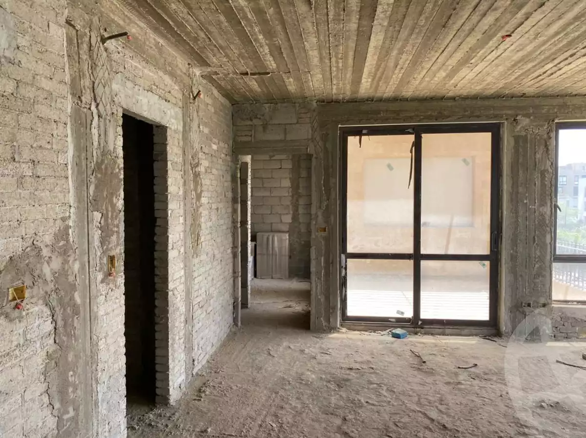 https://aqarmap.com.eg/ar/listing/3685273-for-sale-cairo-el-sheikh-zayed-city-compounds-kmbwnd-wyst-twn-swdyk