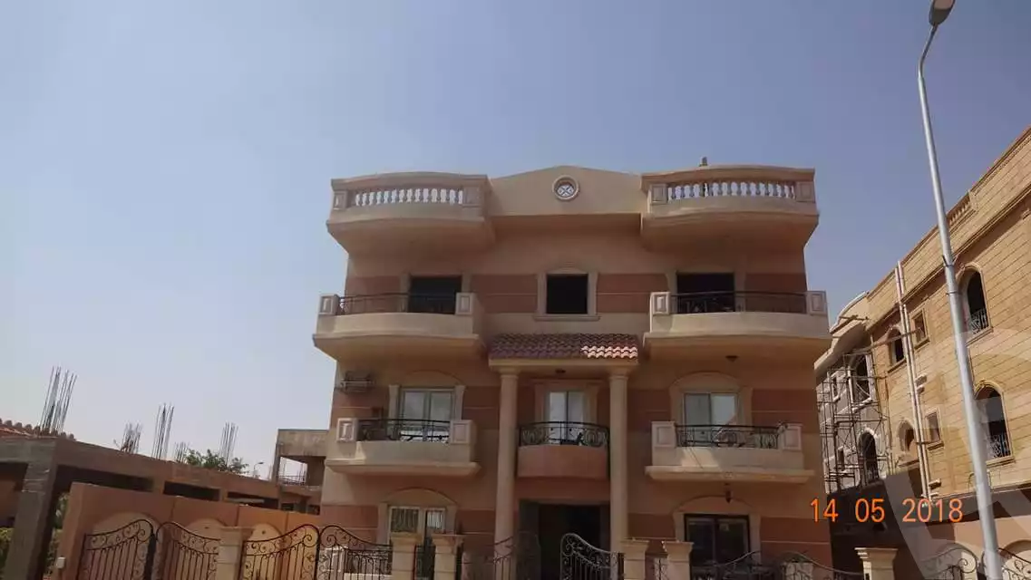 https://aqarmap.com.eg/ar/listing/4026106-for-sale-cairo-el-shorouk-lhy-lwl-shrq-neighborhood-1