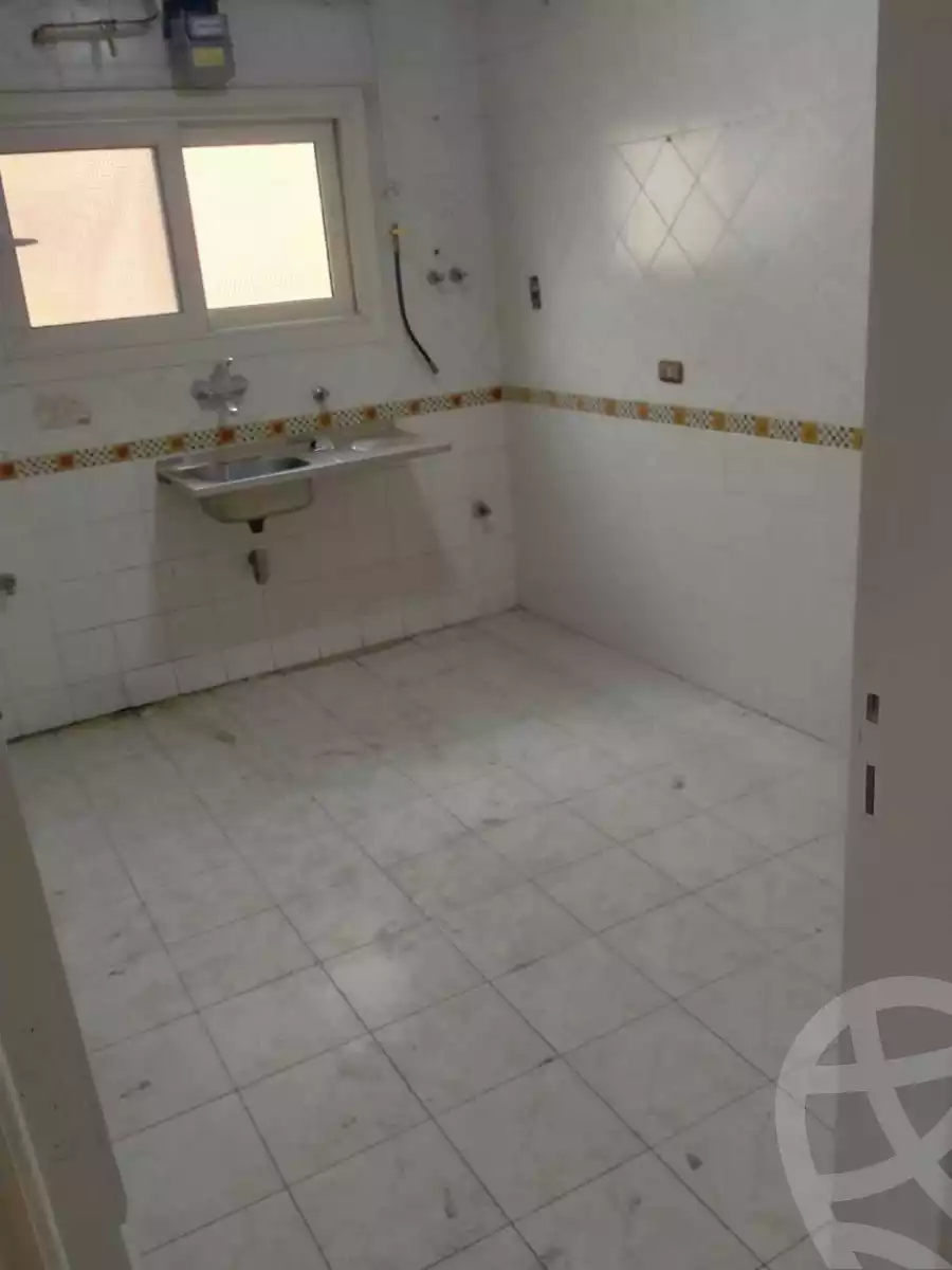 https://aqarmap.com.eg/en/listing/4097130-for-rent-cairo-6th-of-october-el-ahyaa-neighborhood-1st-al-shohadaa-st