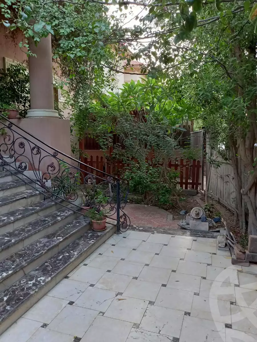https://aqarmap.com.eg/en/listing/4128581-for-sale-cairo-new-cairo-compounds-moon-valley