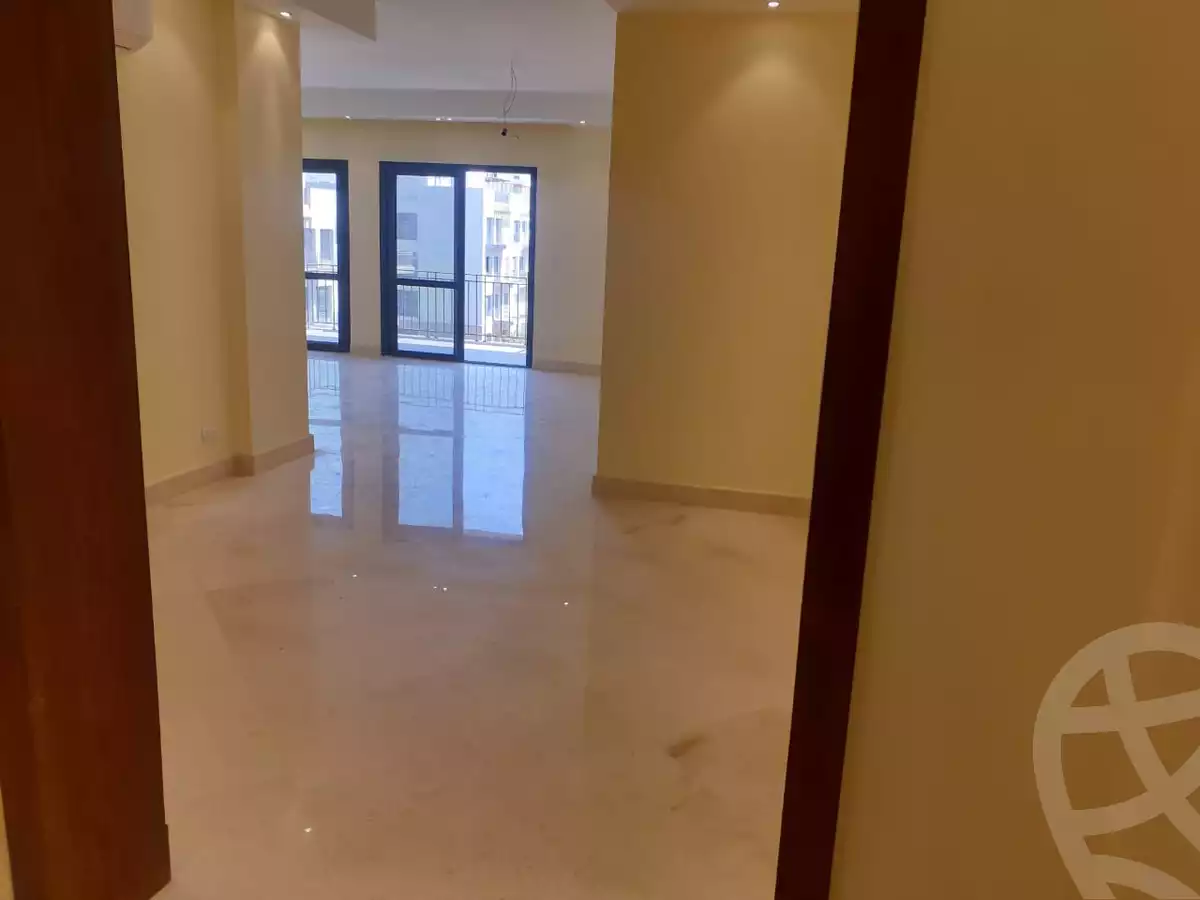 https://aqarmap.com.eg/ar/listing/3703167-for-rent-cairo-el-sheikh-zayed-city-compounds-kmbwnd-wyst-twn-swdyk