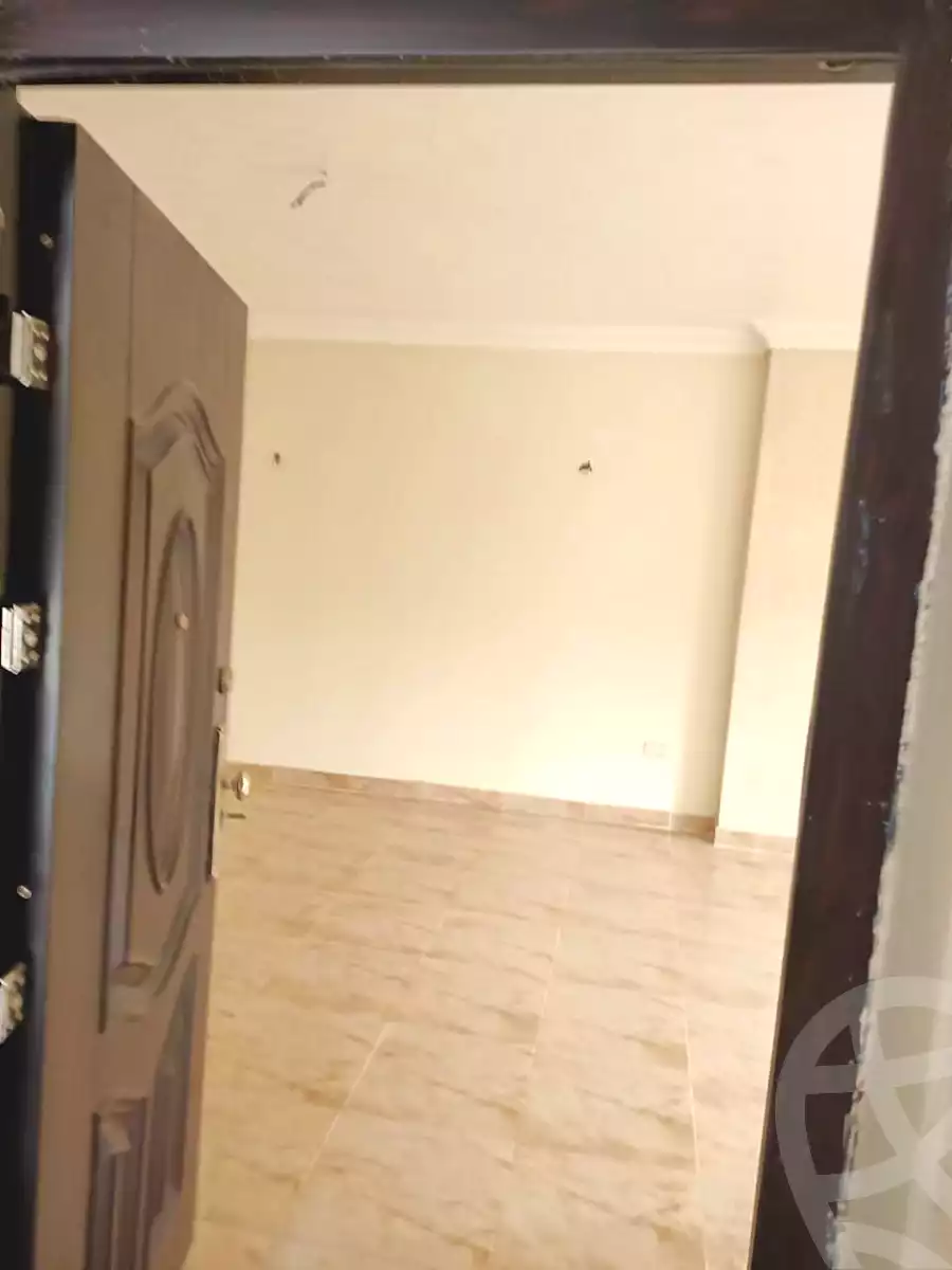 https://aqarmap.com.eg/ar/listing/3725397-for-rent-cairo-new-cairo-south-investors-mohammed-nagib-axis-st