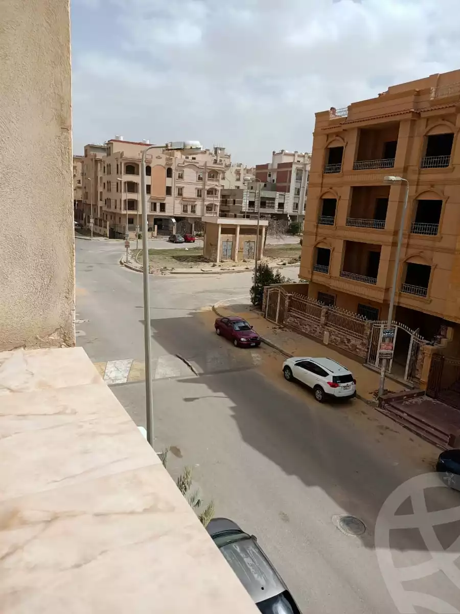 https://aqarmap.com.eg/ar/listing/3725397-for-rent-cairo-new-cairo-south-investors-mohammed-nagib-axis-st