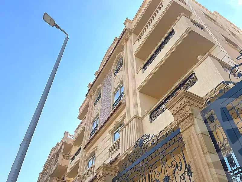 https://aqarmap.com.eg/ar/listing/3736688-for-sale-cairo-6th-of-october-byt-lwtn-lhy-lts