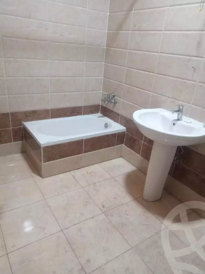 https://aqarmap.com.eg/ar/listing/4877976-for-rent-cairo-new-cairo-el-narges-el-narges-omarat-abdallah-el-nadim-st