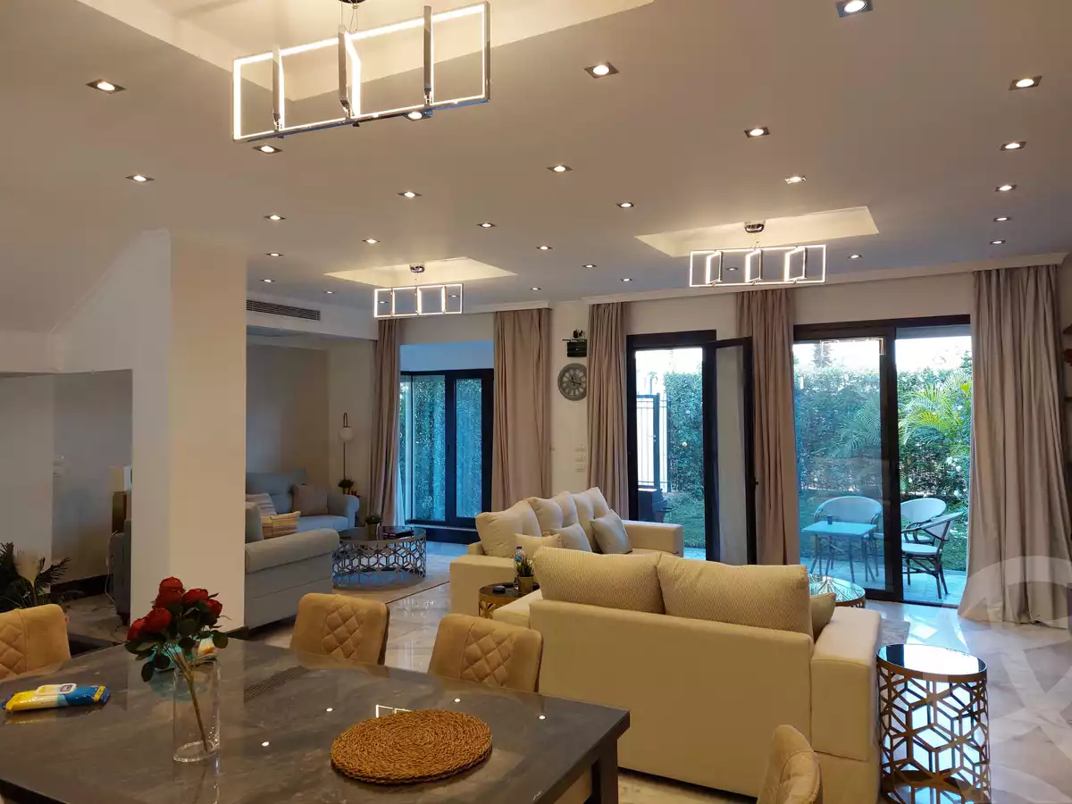 https://aqarmap.com.eg/ar/listing/3778867-for-rent-cairo-el-sheikh-zayed-city-compounds-kmbwnd-wyst-twn-swdyk