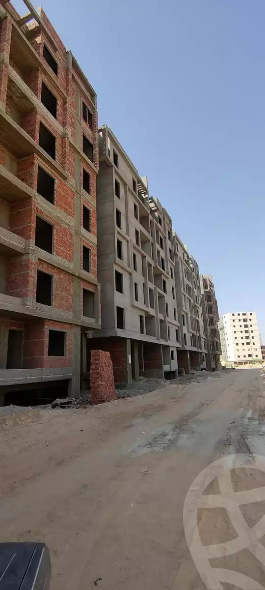 https://aqarmap.com.eg/en/listing/4252614-for-sale-cairo-ismailia-desert-road-golden-park