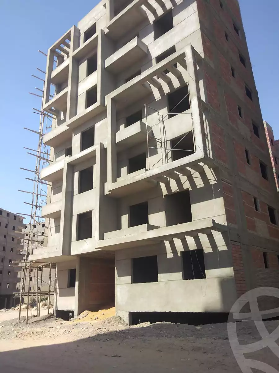 https://aqarmap.com.eg/en/listing/4252614-for-sale-cairo-ismailia-desert-road-golden-park