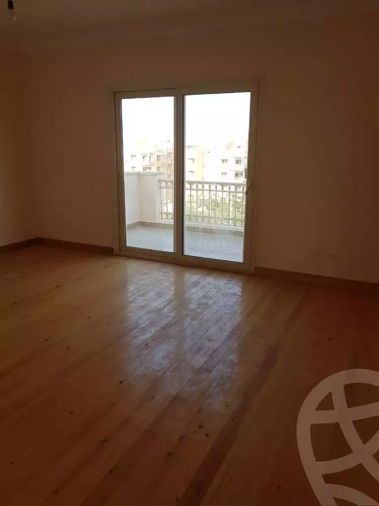 https://aqarmap.com.eg/ar/listing/3793441-for-sale-cairo-el-sheikh-zayed-city-compounds-greens