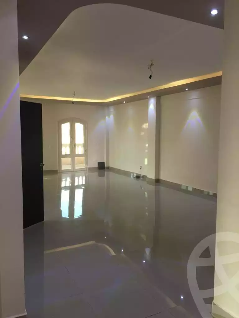 https://aqarmap.com.eg/ar/listing/4998678-for-rent-cairo-new-cairo-first-settlement-neighbourhood-4-el-shaheed-sayed-mekkawy-st