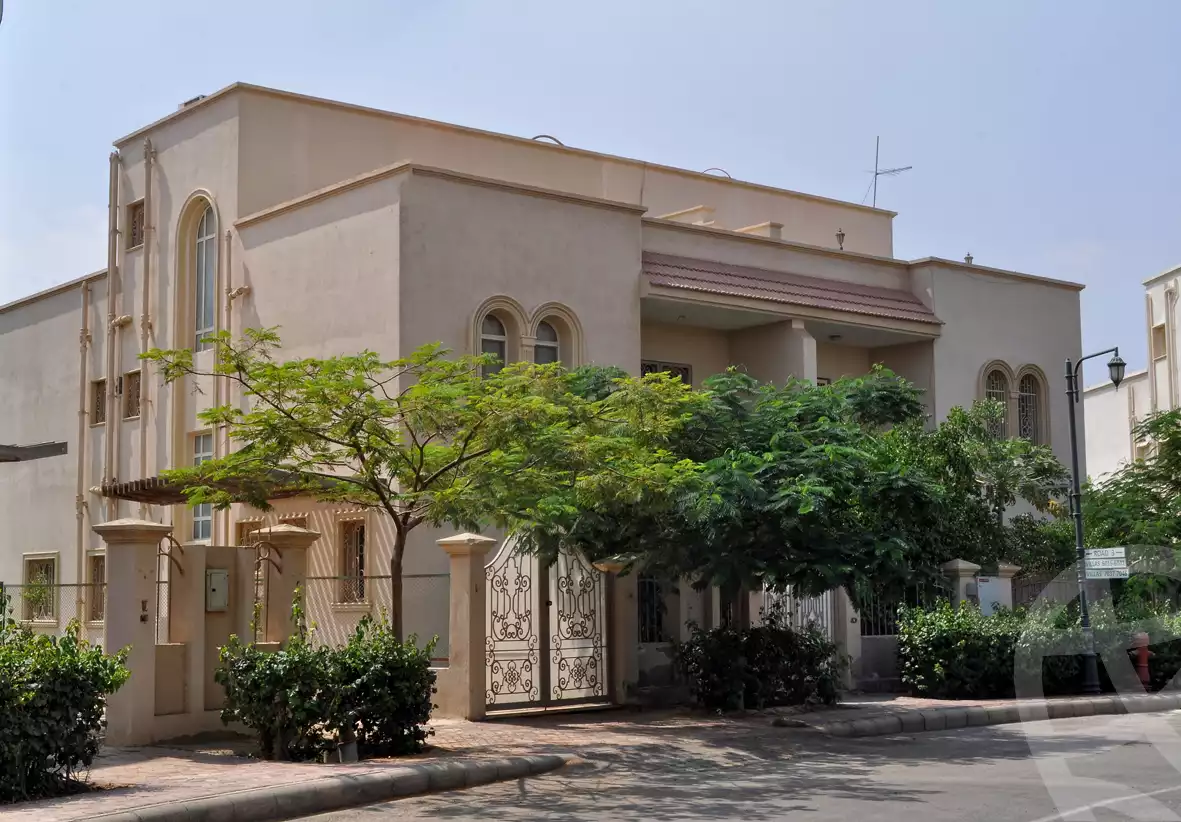 https://aqarmap.com.eg/ar/listing/3843743-for-sale-cairo-el-sheikh-zayed-city-compounds-greens