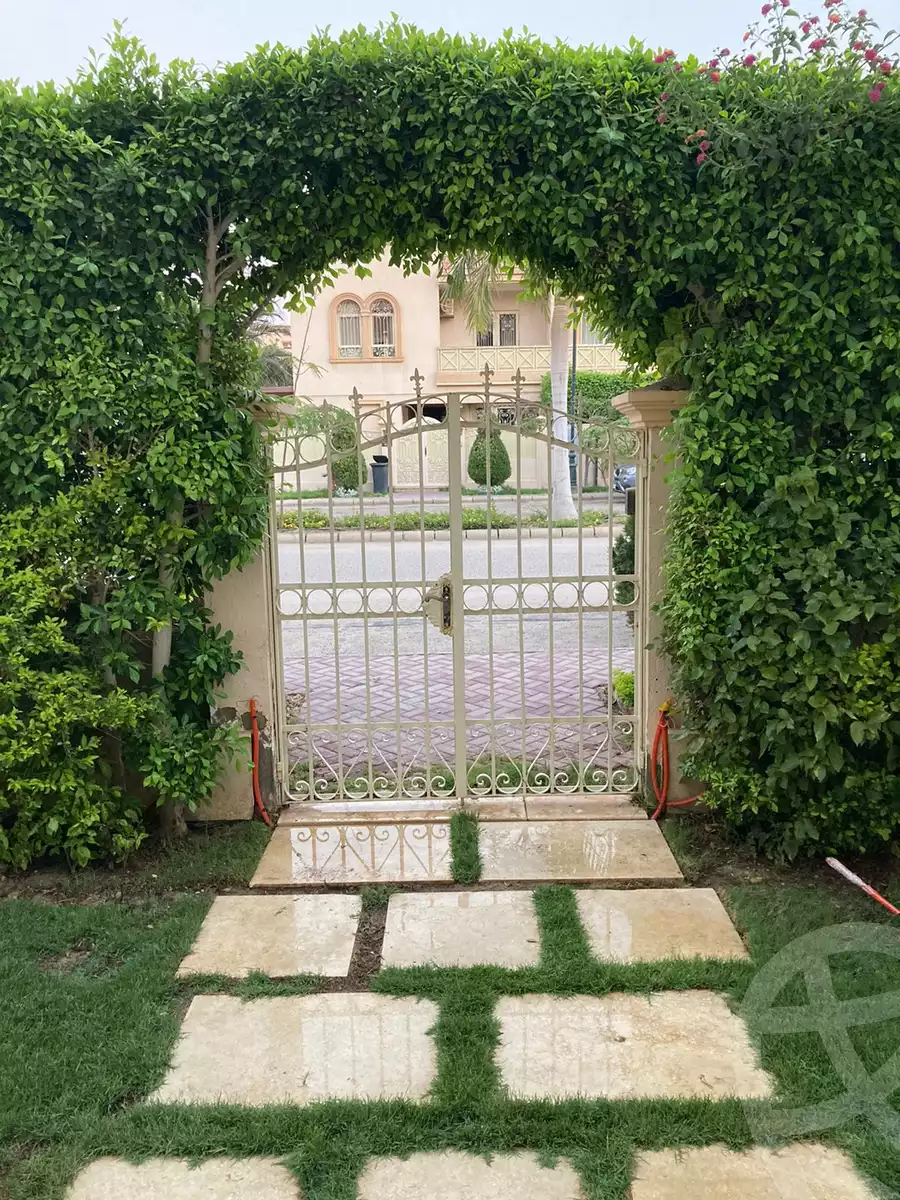 https://aqarmap.com.eg/ar/listing/3843758-for-sale-cairo-el-sheikh-zayed-city-compounds-greens