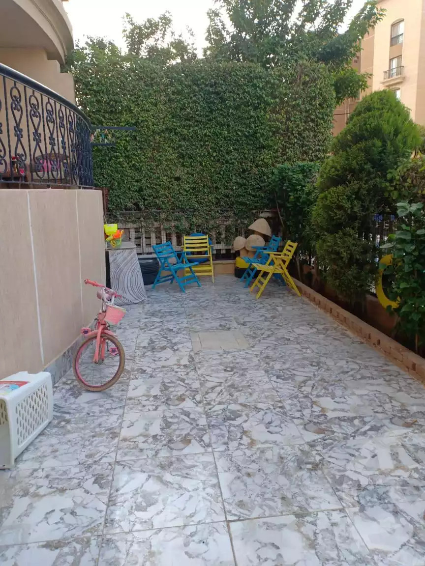 https://aqarmap.com.eg/ar/listing/3852988-for-sale-cairo-new-cairo-lrhb-city-phase-10-farouk-el-baz-st