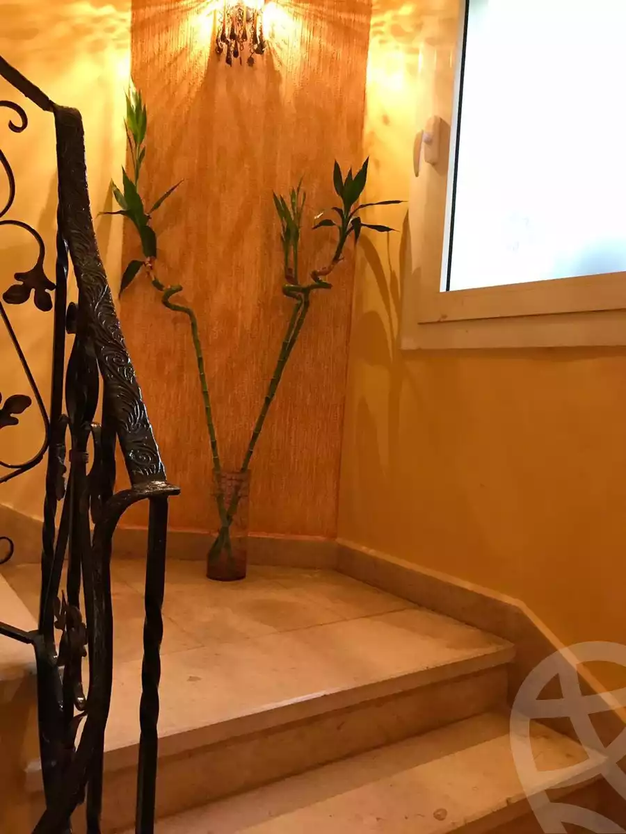 https://aqarmap.com.eg/ar/listing/3773135-for-sale-cairo-new-cairo-lrhb-city-phase-1-ahmed-rami-st