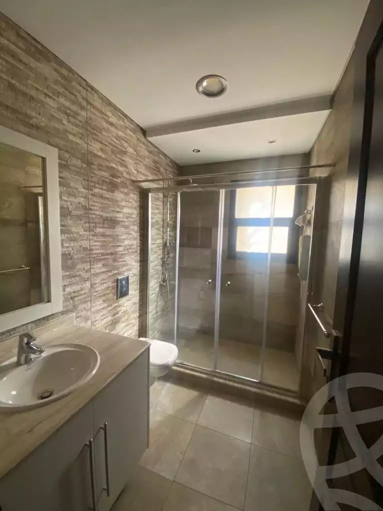 https://aqarmap.com.eg/ar/listing/3854335-for-rent-cairo-el-sheikh-zayed-city-compounds-kmbwnd-wyst-twn-swdyk