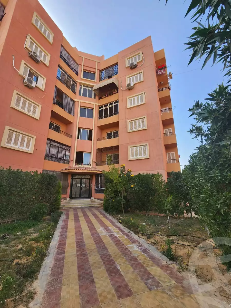 https://aqarmap.com.eg/ar/listing/3856850-for-sale-cairo-el-shorouk-skn-lshbb-63m