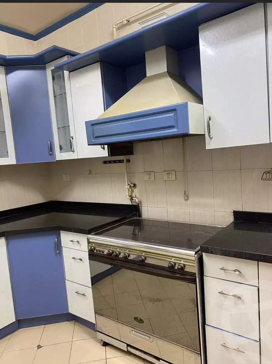 https://aqarmap.com.eg/ar/listing/3868847-for-sale-cairo-new-cairo-lrhb-city-phase-1-ahmed-rami-st