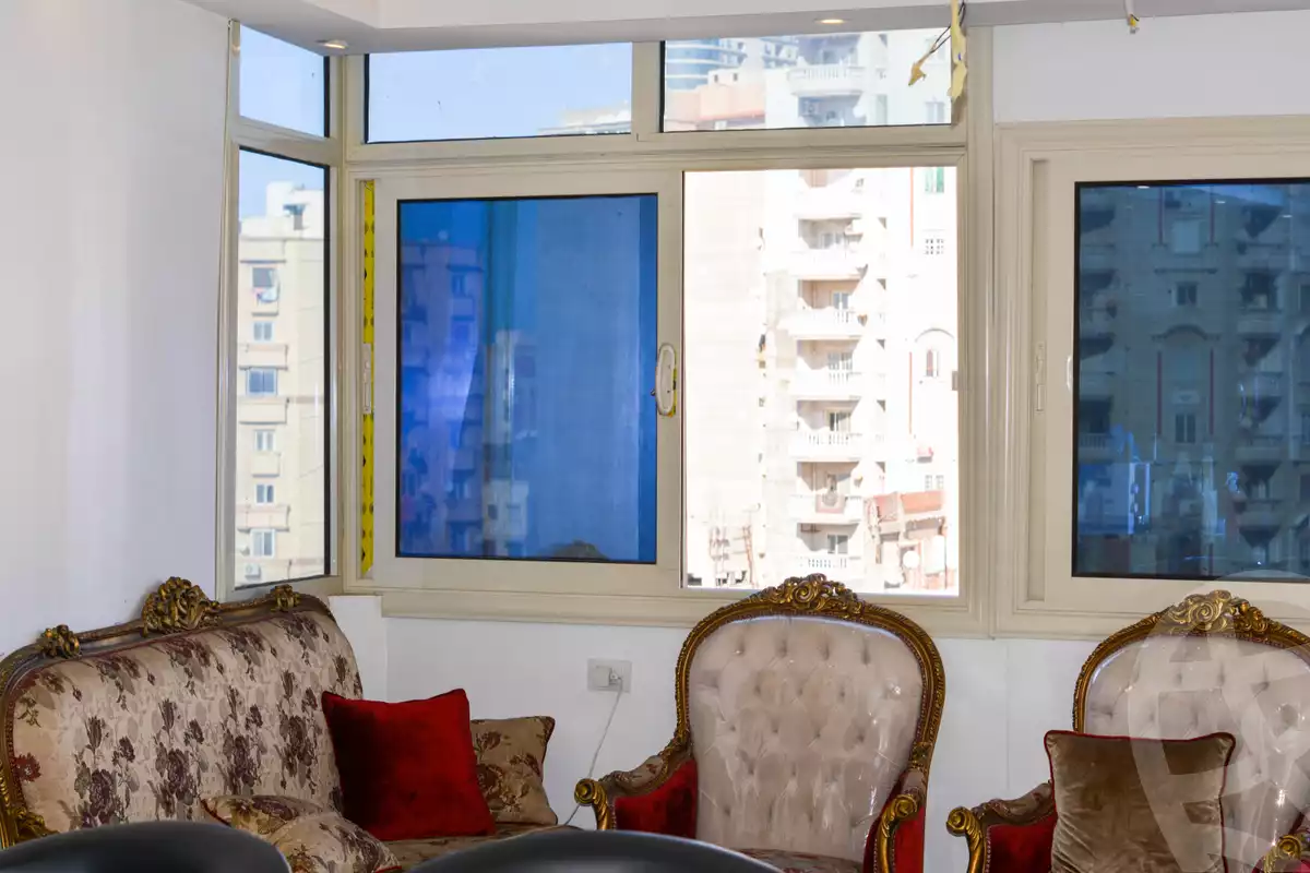 https://aqarmap.com.eg/ar/listing/3873327-for-sale-alexandria-cleopatra-shr-bw-qyr-tryq-lhry