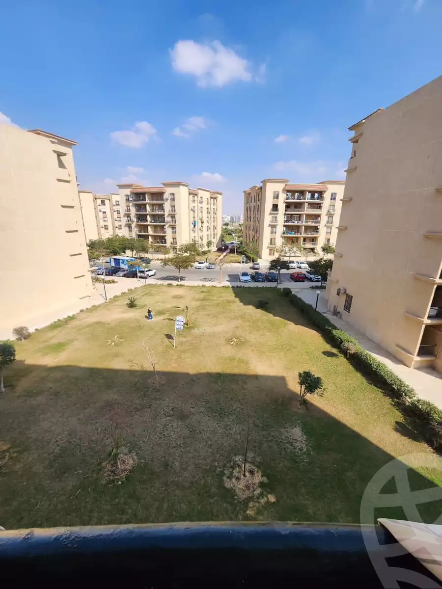 https://aqarmap.com.eg/ar/listing/3874448-for-sale-cairo-new-cairo-lrhb-city-phase-9