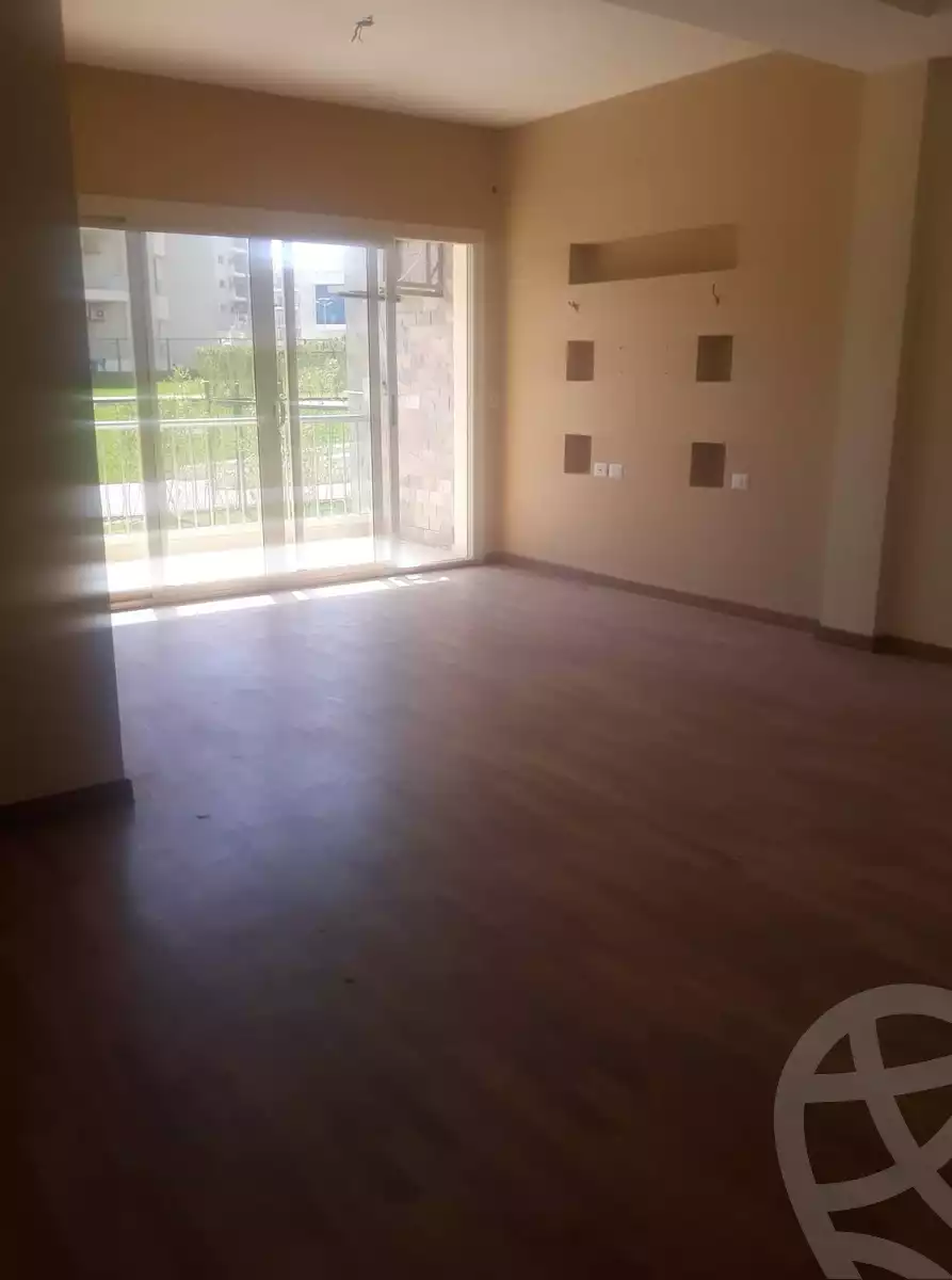 https://aqarmap.com.eg/ar/listing/3878574-for-sale-cairo-el-sheikh-zayed-city-compounds-dh-drys
