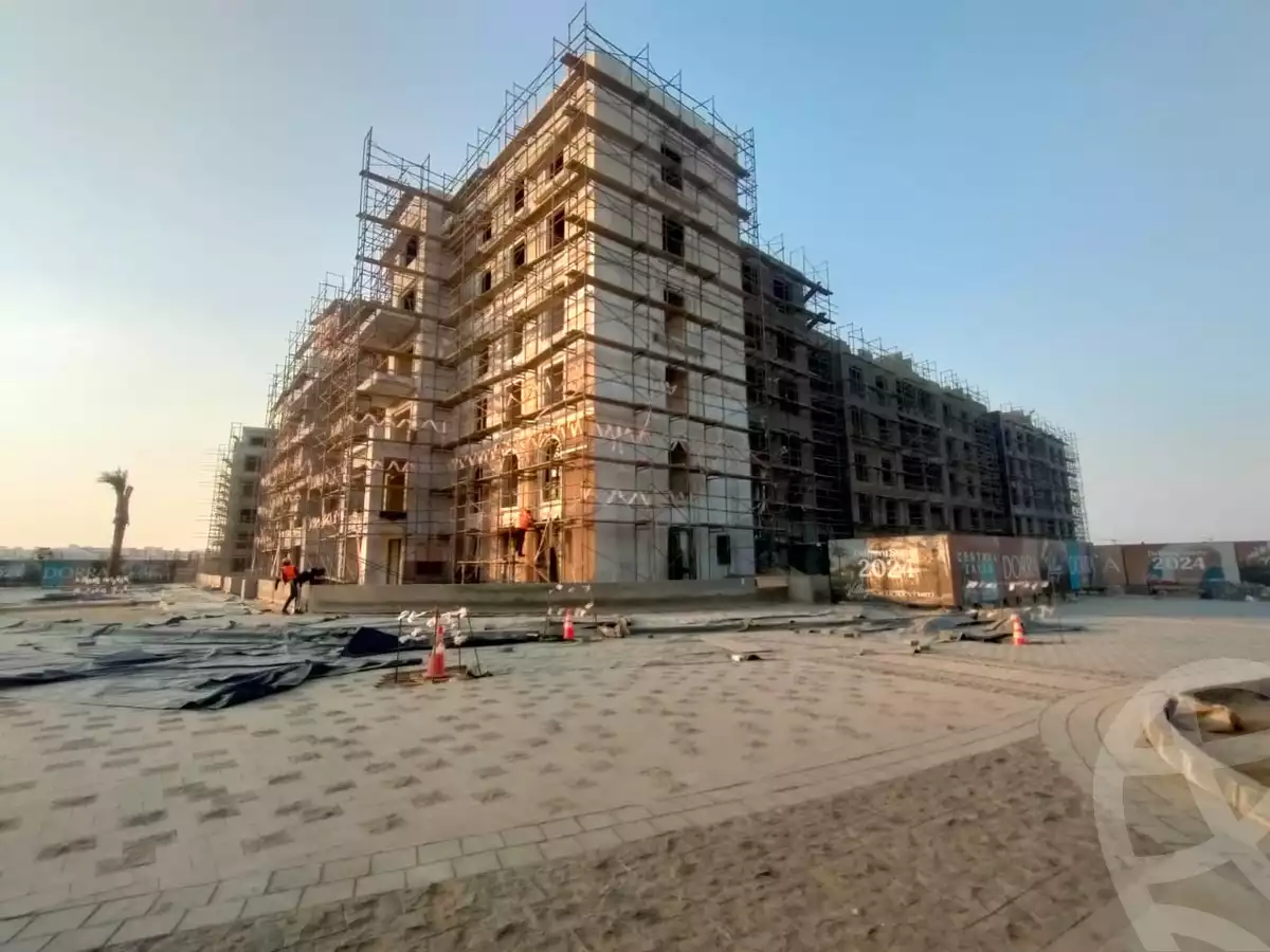 https://aqarmap.com.eg/ar/listing/3880120-for-sale-cairo-el-sheikh-zayed-city-compounds-kmbwnd-fyldj-wyst-dr-llttwyr