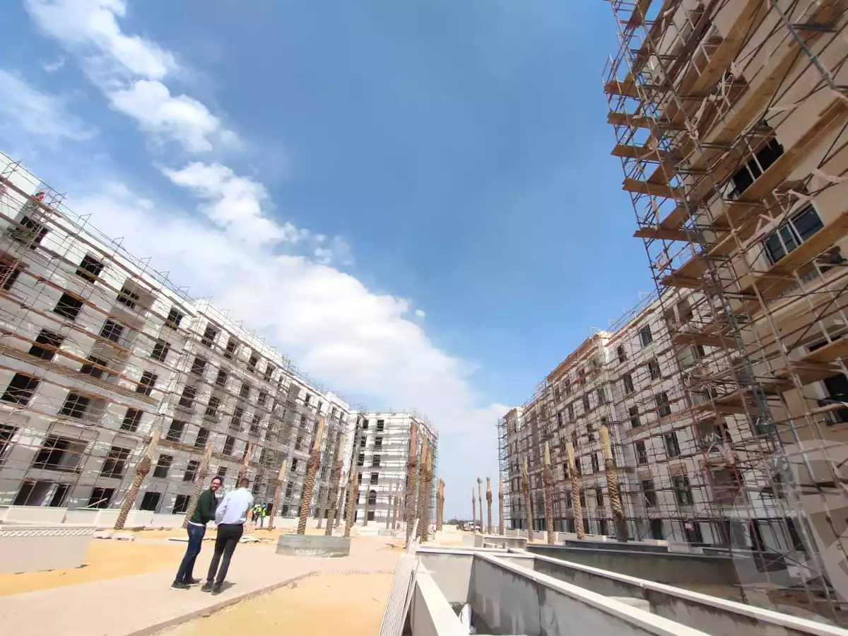 https://aqarmap.com.eg/ar/listing/3880120-for-sale-cairo-el-sheikh-zayed-city-compounds-kmbwnd-fyldj-wyst-dr-llttwyr