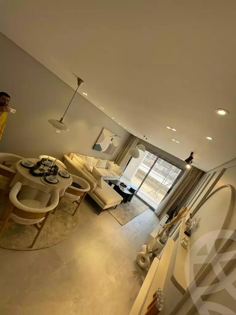 https://aqarmap.com.eg/en/listing/3881850-for-sale-cairo-el-sheikh-zayed-city-compounds-kmbwnd-fyldj-wyst-dr-llttwyr