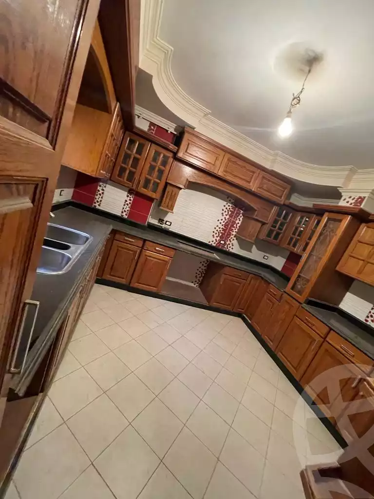 https://aqarmap.com.eg/ar/listing/3879681-for-sale-cairo-6th-of-october-el-ahyaa-neighborhood-2nd-divided-from-al-kafrawei-st