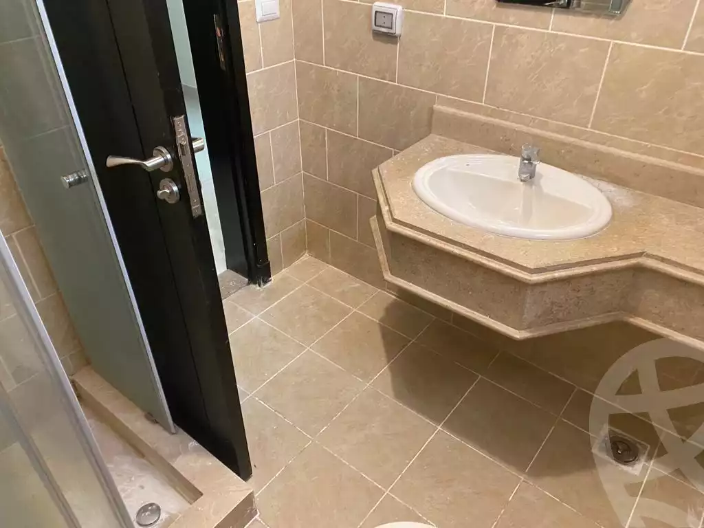 https://aqarmap.com.eg/ar/listing/3899700-for-rent-cairo-el-sheikh-zayed-city-compounds-dh-drys