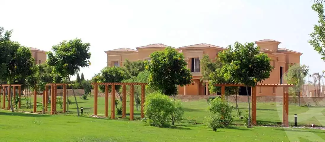 https://aqarmap.com.eg/ar/listing/3906942-for-sale-cairo-el-sheikh-zayed-city-compounds-in-sheikh-zayed-royal-meadows