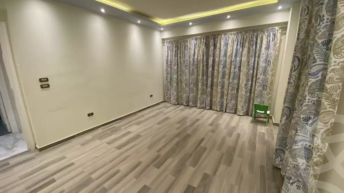 https://aqarmap.com.eg/ar/listing/3894538-for-sale-cairo-6th-of-october-el-ahyaa-neighborhood-5th-street-19