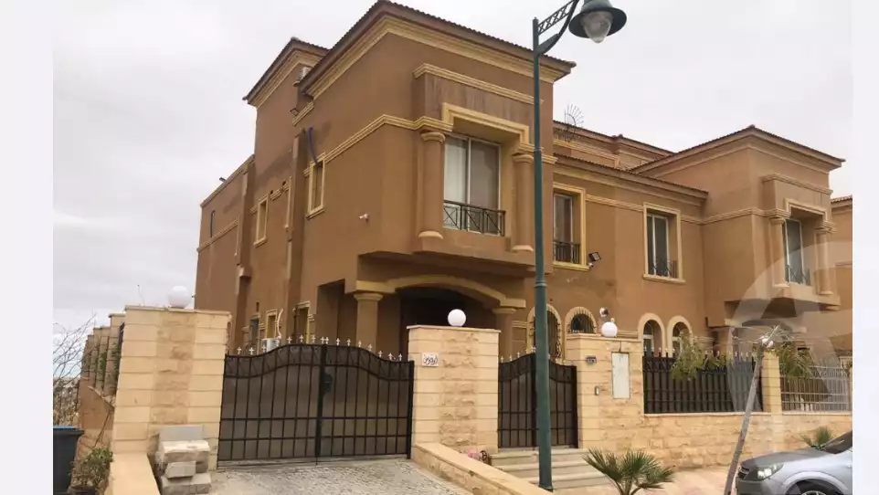 https://aqarmap.com.eg/ar/listing/3916361-for-sale-cairo-el-sheikh-zayed-city-compounds-in-sheikh-zayed-royal-meadows