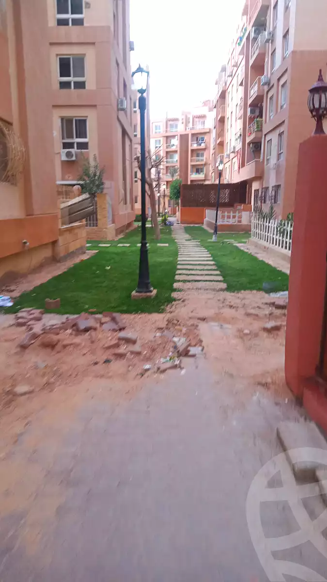 https://aqarmap.com.eg/ar/listing/3943277-for-rent-cairo-6th-of-october-compound-degla-gardens