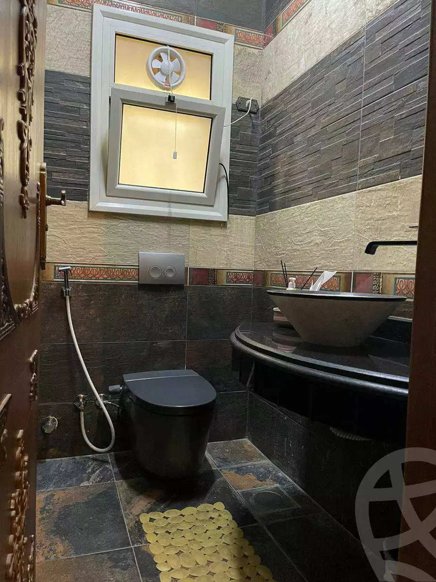 https://aqarmap.com.eg/ar/listing/3963370-for-sale-cairo-new-cairo-first-settlement-mhwr-mstfy-kml
