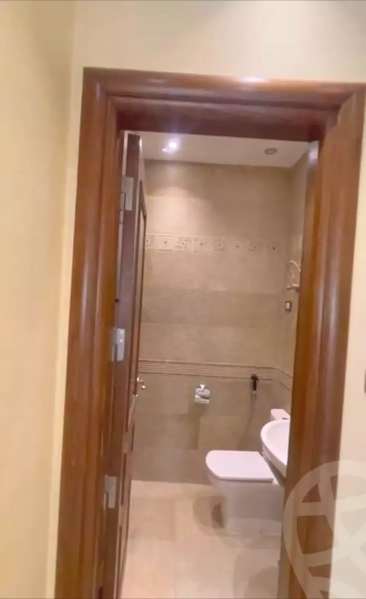 https://aqarmap.com.eg/ar/listing/3989451-for-sale-cairo-el-sheikh-zayed-city-el-hay-elasher-street-100