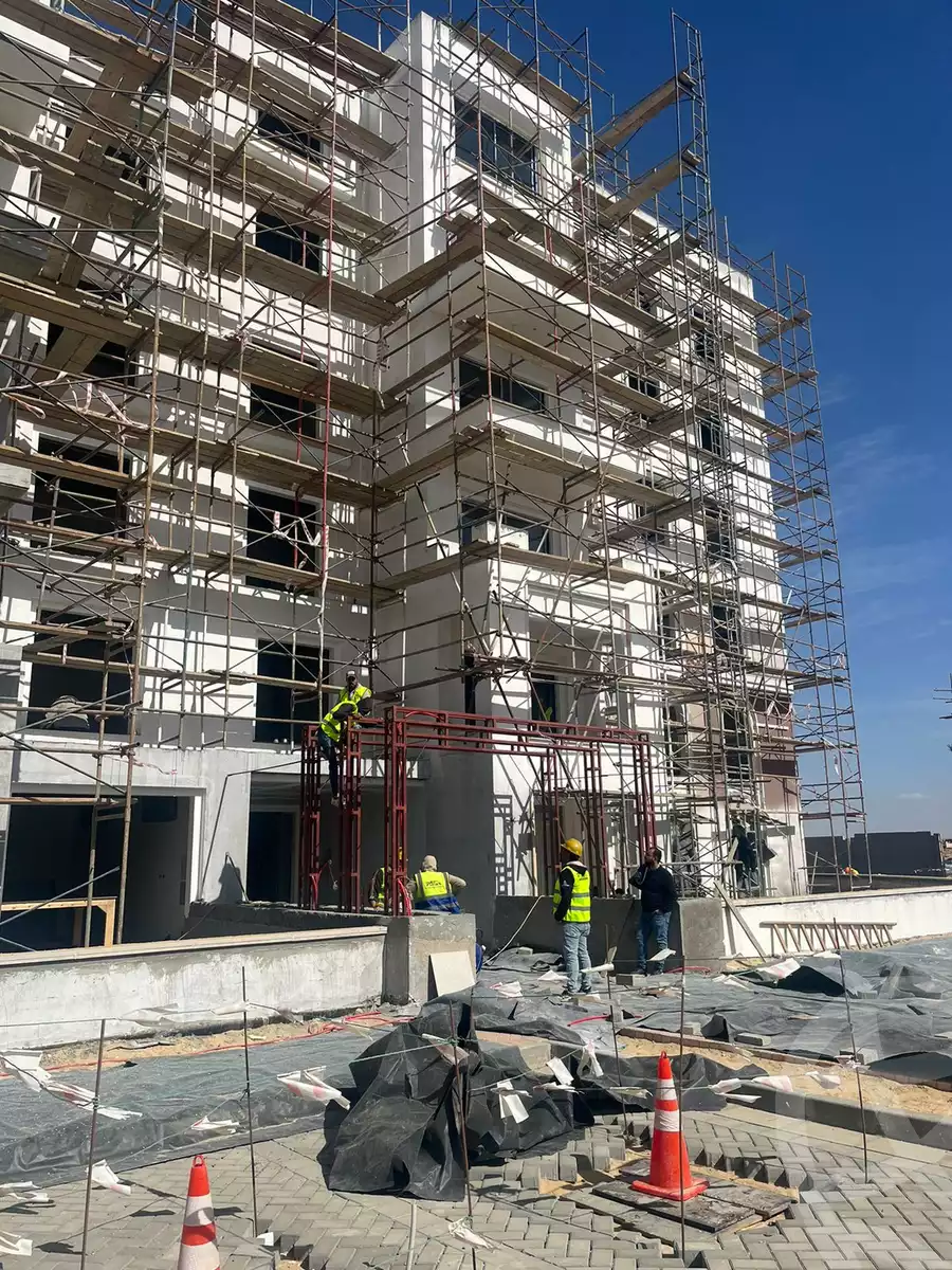 https://aqarmap.com.eg/ar/listing/3995642-for-sale-cairo-el-sheikh-zayed-city-compounds-kmbwnd-fyldj-wyst-dr-llttwyr